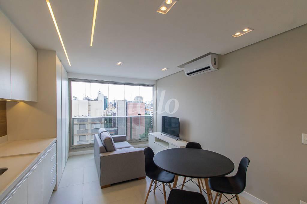 SALA de Apartamento para alugar, Padrão com 38 m², 1 quarto e 1 vaga em Vila Mariana - São Paulo