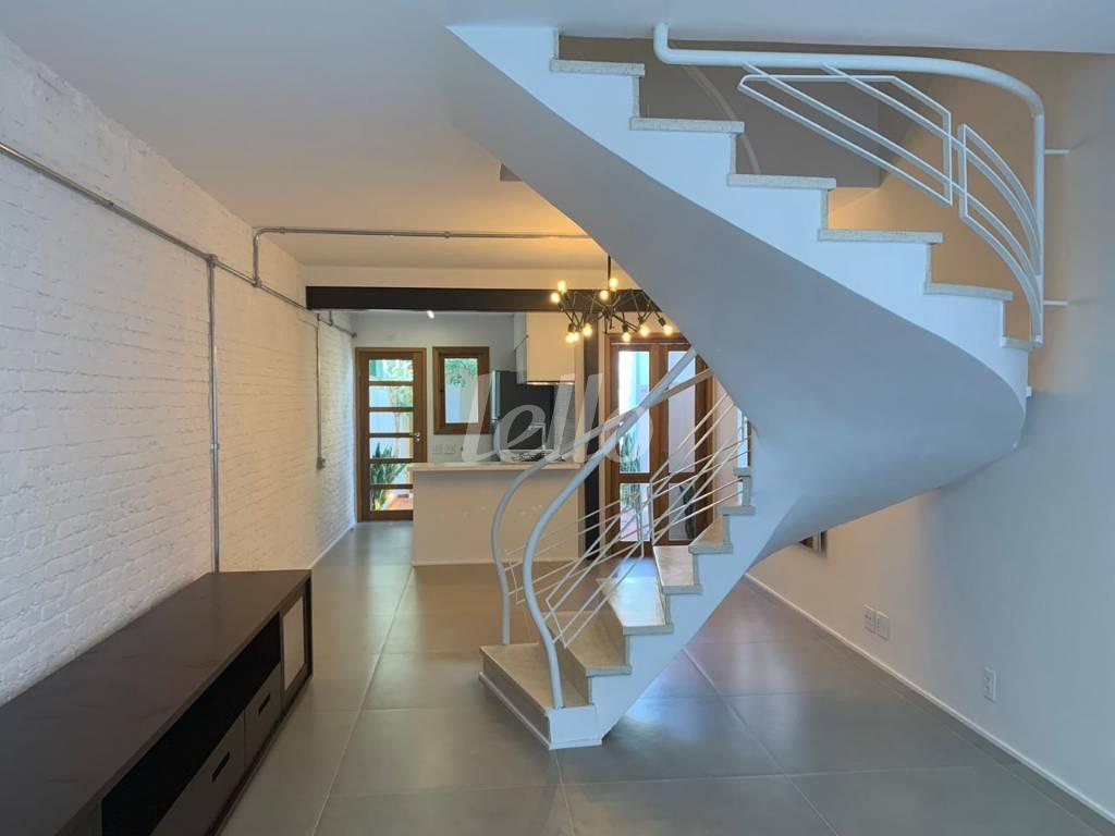 SALA de Casa para alugar, de vila - sobrado com 110 m², 2 quartos e 1 vaga em Paraíso - São Paulo