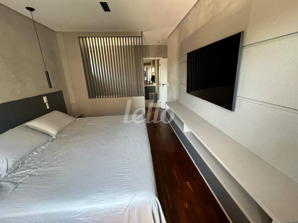 DORMITÓRIO de Apartamento à venda, Padrão com 165 m², 4 quartos e 1 vaga em Centro - Santo André