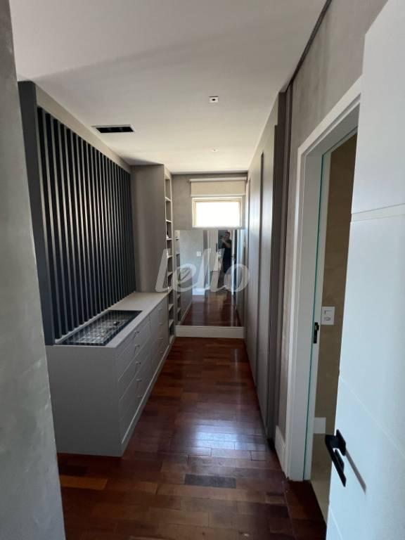 CLOSET de Apartamento à venda, Padrão com 165 m², 4 quartos e 1 vaga em Centro - Santo André