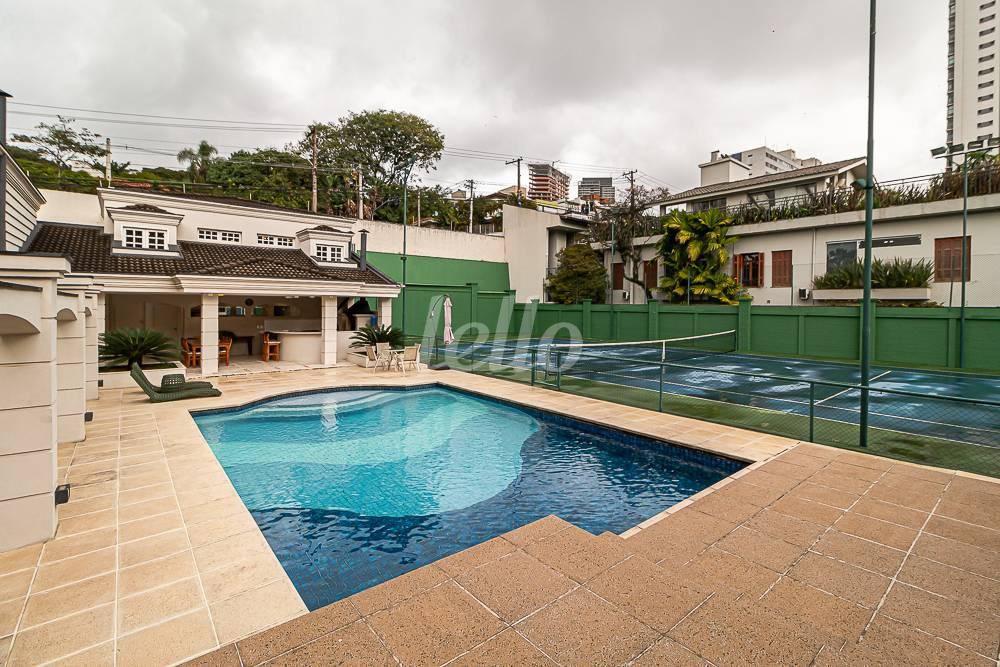 PISCINA de Casa à venda, sobrado com 1182 m², 5 quartos e 7 vagas em Jardim Das Bandeiras - São Paulo