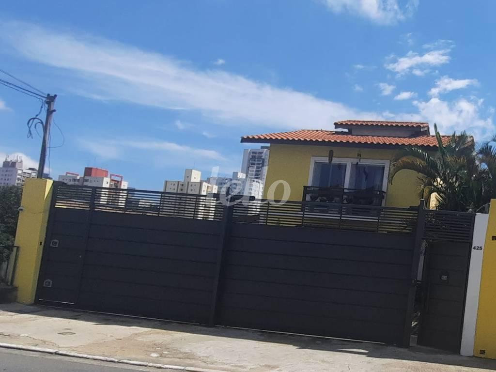 FACHADA de Casa à venda, sobrado com 160 m², 4 quartos e 5 vagas em Vila Gustavo - São Paulo