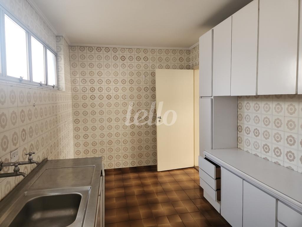 2-COZINHA de Apartamento para alugar, Padrão com 85 m², 2 quartos e 1 vaga em Pinheiros - São Paulo