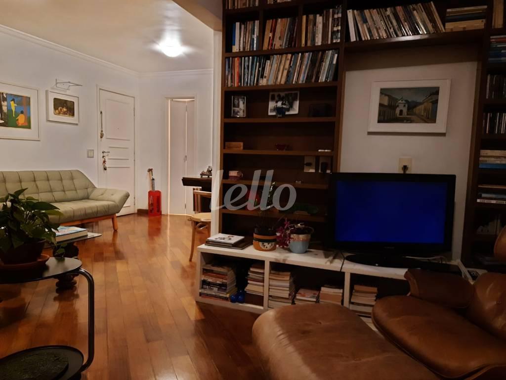 SALA de Apartamento à venda, Padrão com 94 m², 3 quartos e 2 vagas em Vila Ipojuca - São Paulo