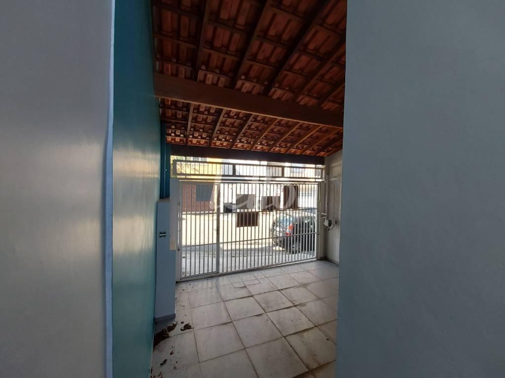 GARAGEM de Casa à venda, térrea com 100 m², 2 quartos e 2 vagas em Parque Vitória - São Paulo