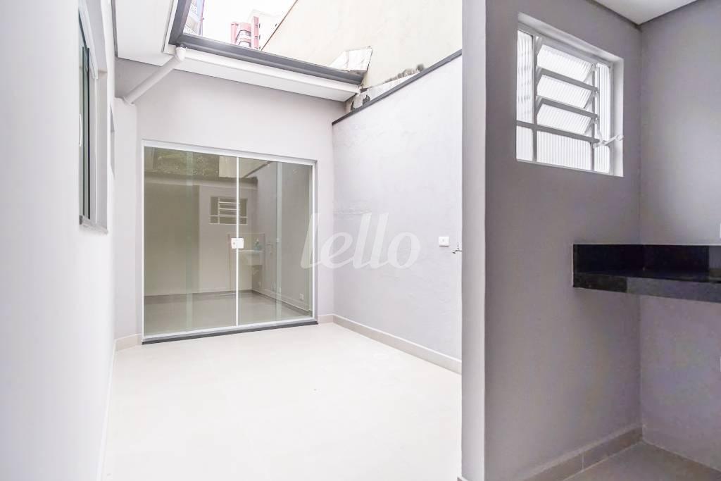 07AREA-DE-SERVICO_001 de Sobreloja para alugar, Padrão com 120 m², e em Vila Gomes Cardim - São Paulo