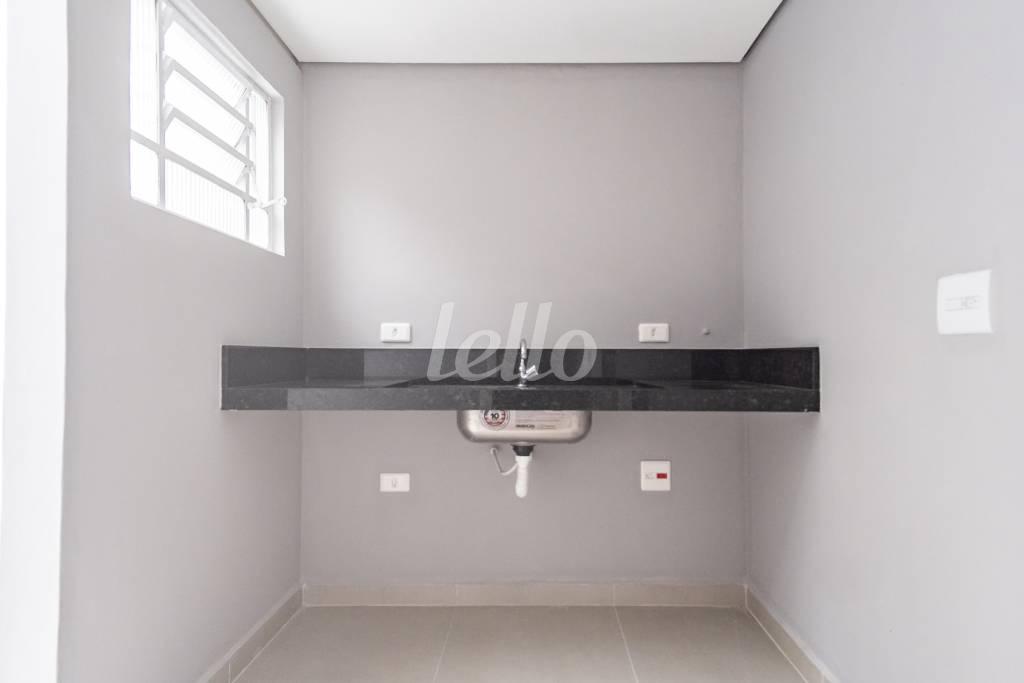 07AREA-DE-SERVICO_002 de Sobreloja para alugar, Padrão com 120 m², e em Vila Gomes Cardim - São Paulo