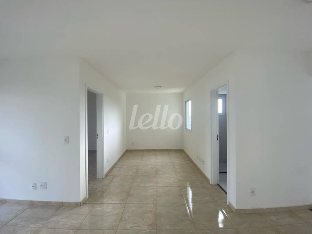 SALA de Apartamento para alugar, Padrão com 50 m², 1 quarto e 1 vaga em Vila Alto de Santo André - Santo André