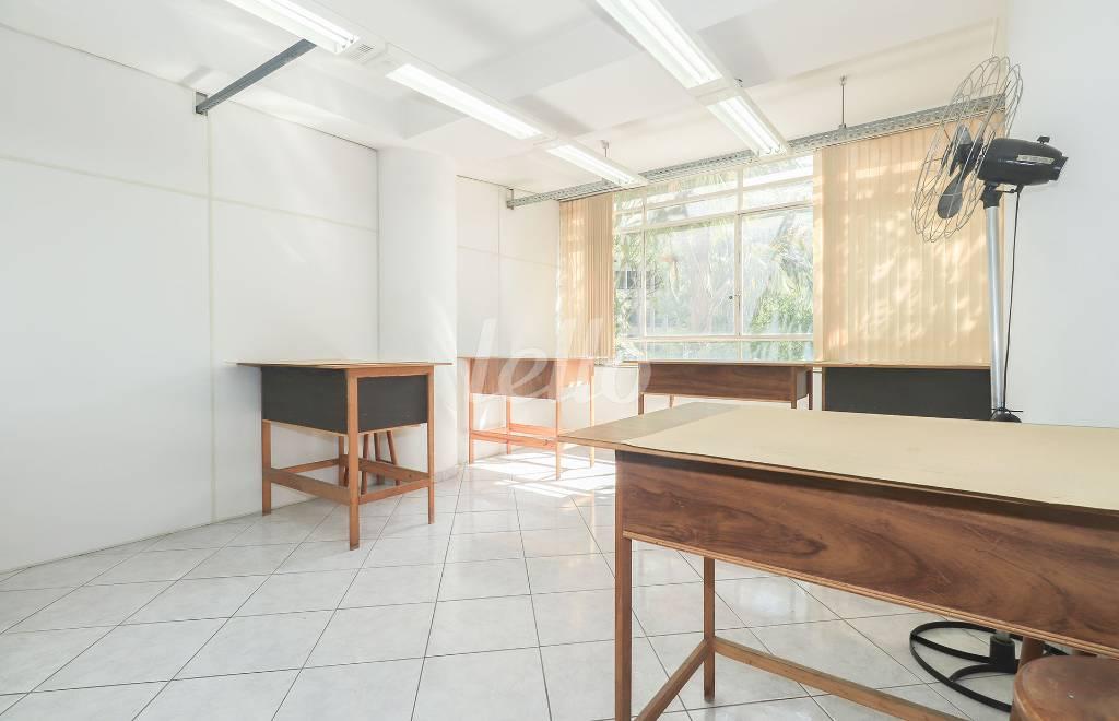 DORMITORIO 2 de Sala / Conjunto para alugar, Padrão com 420 m², e em República - São Paulo
