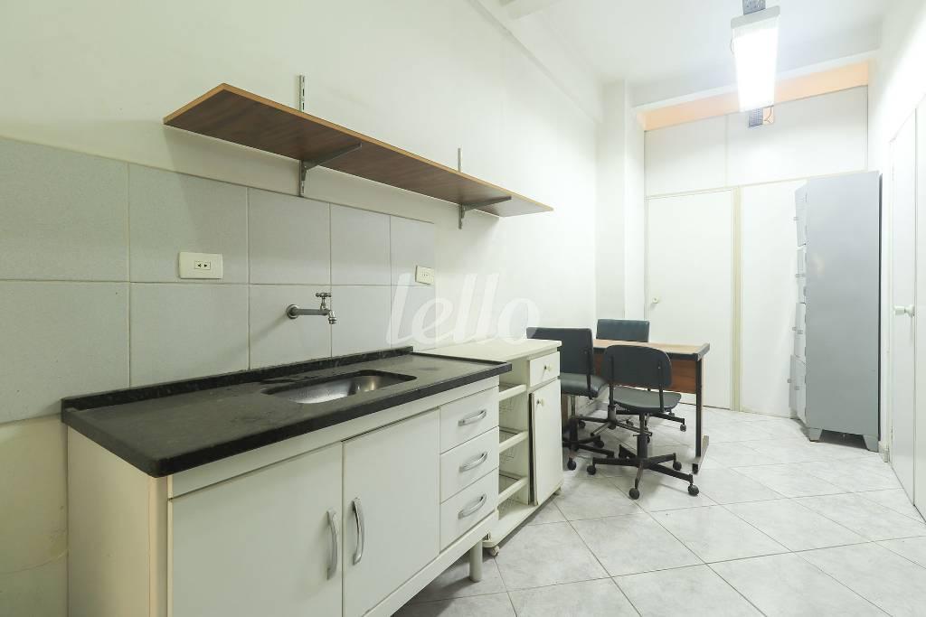 COZINHA de Sala / Conjunto para alugar, Padrão com 420 m², e em República - São Paulo