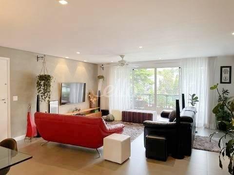 LIVING de Apartamento à venda, Padrão com 168 m², 4 quartos e 3 vagas em Brooklin Paulista - São Paulo