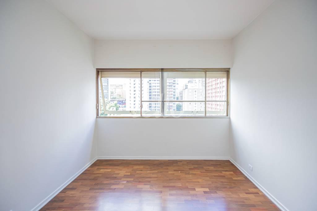 DORMITORIO 1 de Apartamento à venda, Padrão com 212 m², 4 quartos e 2 vagas em Cerqueira César - São Paulo