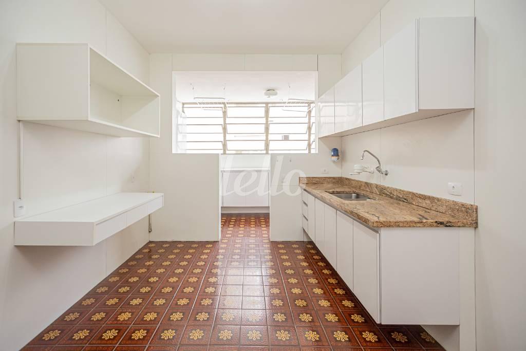 COZINHA de Apartamento à venda, Padrão com 212 m², 4 quartos e 2 vagas em Cerqueira César - São Paulo