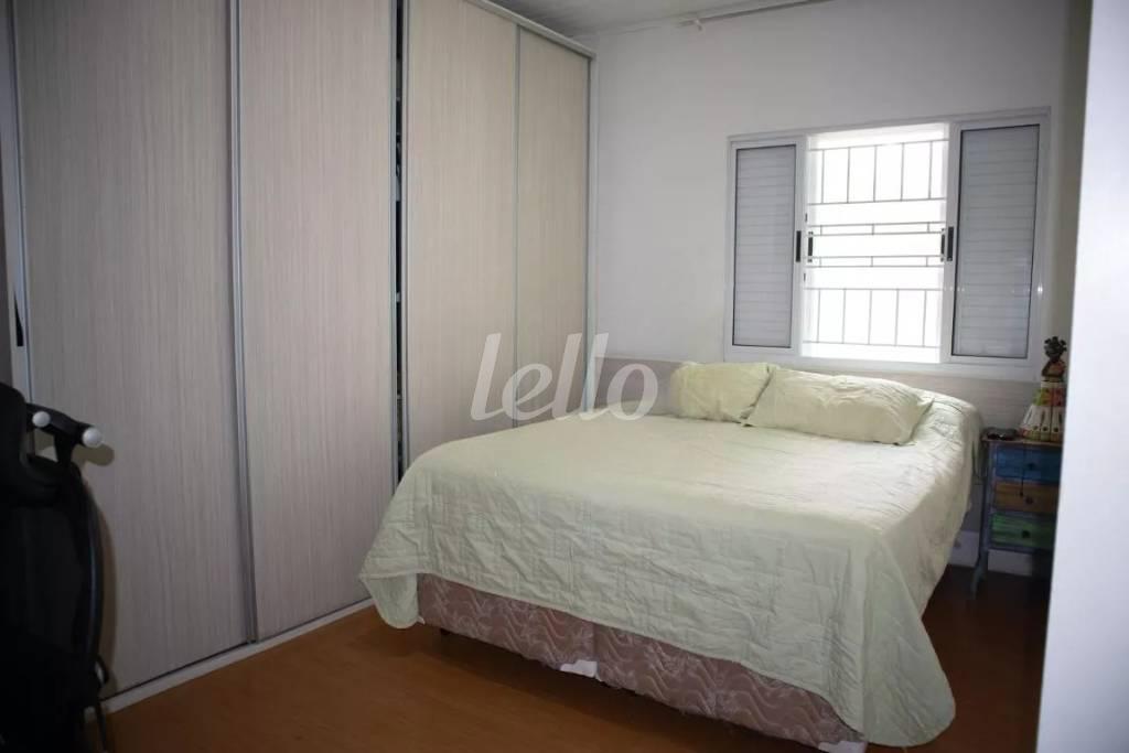 DORMITORIO de Casa à venda, térrea com 400 m², 6 quartos e 8 vagas em Vila Nilo - São Paulo