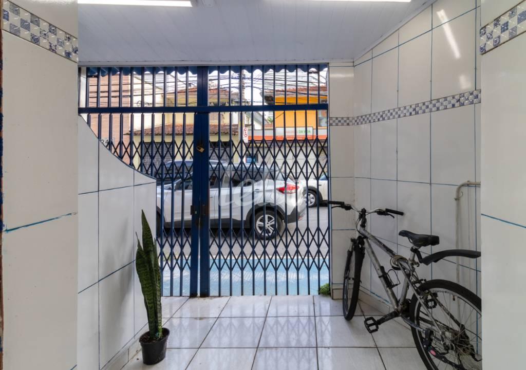 FRENTE de Loja para alugar, Padrão com 80 m², e em Vila Olímpia - São Paulo