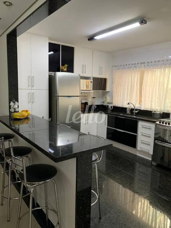 COZINHA de Casa à venda, assobradada com 383 m², 3 quartos e 4 vagas em Cerâmica - São Caetano do Sul