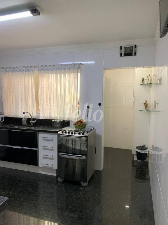COZINHA de Casa à venda, assobradada com 383 m², 3 quartos e 4 vagas em Cerâmica - São Caetano do Sul