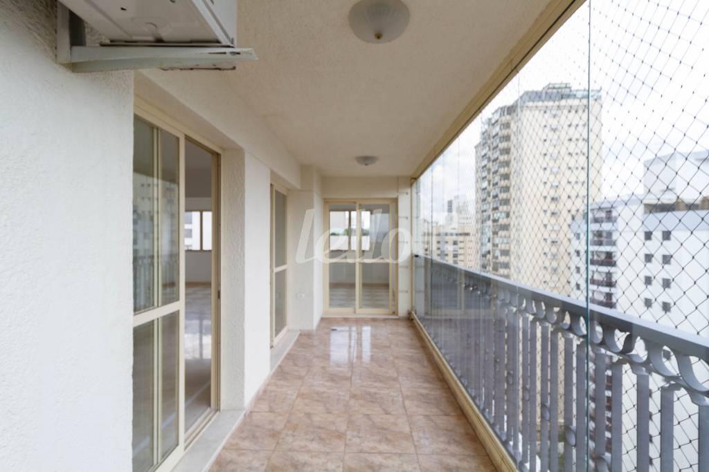 SACADA de Apartamento para alugar, Padrão com 285 m², 4 quartos e 4 vagas em Vila Pompeia - São Paulo