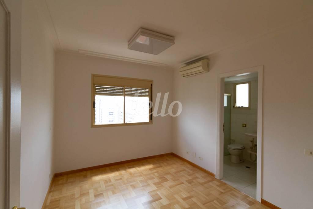 SUITE 3 de Apartamento para alugar, Padrão com 285 m², 4 quartos e 4 vagas em Vila Pompeia - São Paulo