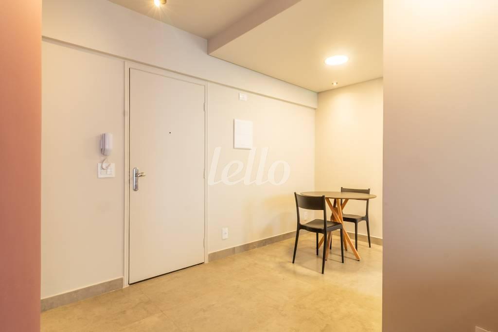 SALA de Apartamento para alugar, Padrão com 49 m², 1 quarto e 1 vaga em Pinheiros - São Paulo