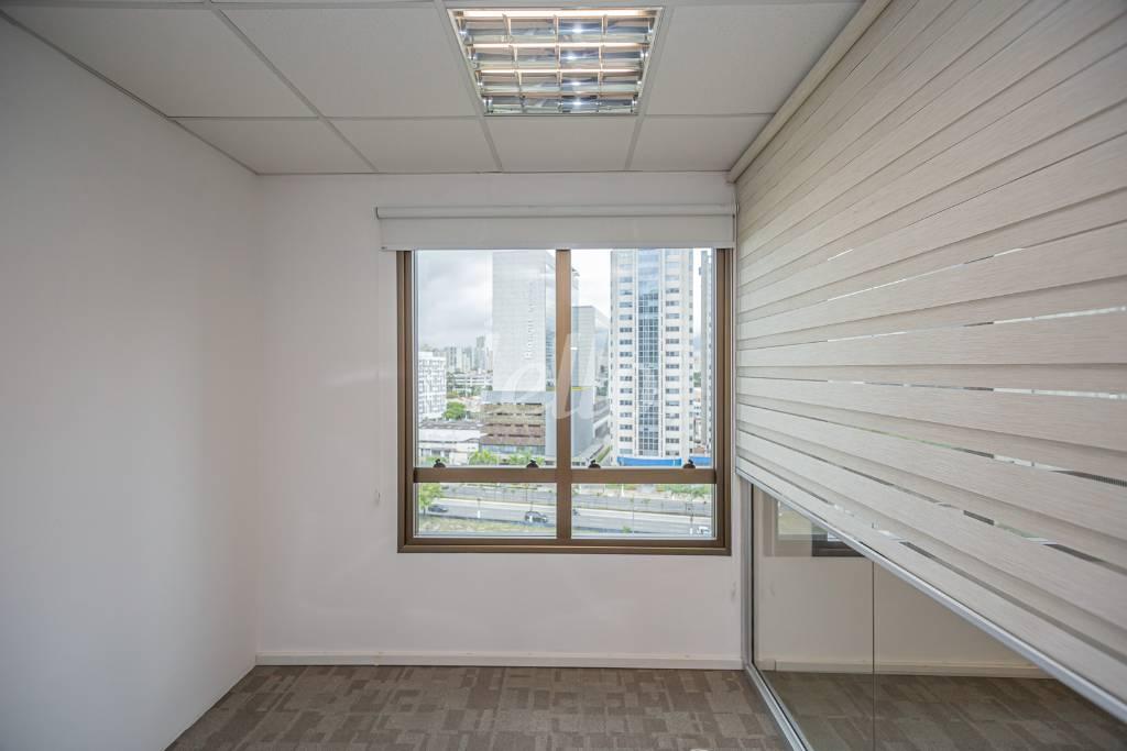 01SALA_016 de Sala / Conjunto para alugar, Padrão com 52 m², e 1 vaga em Várzea da Barra Funda - São Paulo