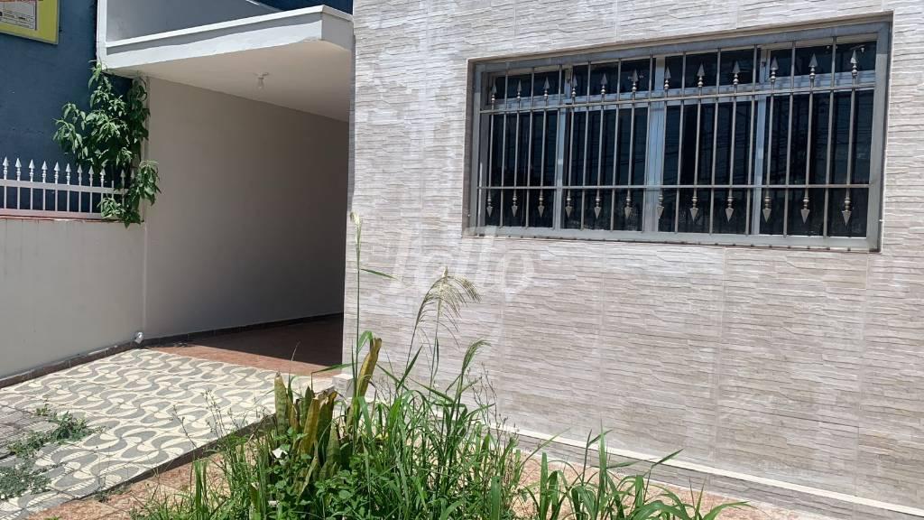 FACHADA de Casa à venda, sobrado com 150 m², 3 quartos e 4 vagas em Sítio Pinheirinho - São Paulo