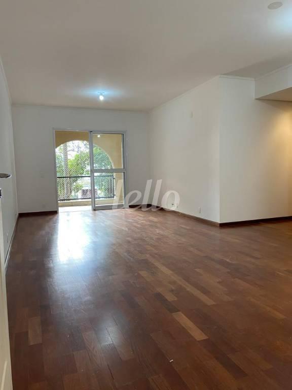 SALA de Apartamento para alugar, Padrão com 135 m², 2 quartos e 1 vaga em Vila Mariana - São Paulo