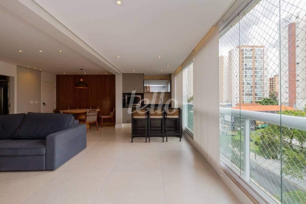VARANDA de Apartamento à venda, Padrão com 129 m², 3 quartos e 3 vagas em Vila Romana - São Paulo