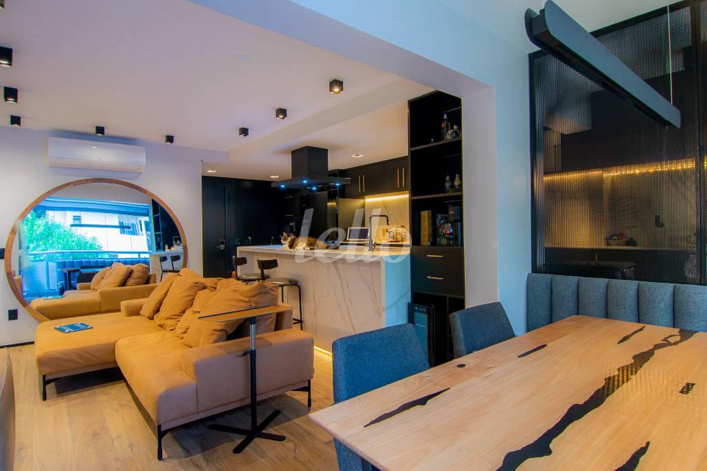 SALA de Apartamento para alugar, Padrão com 141 m², 2 quartos e 2 vagas em Sumaré - São Paulo