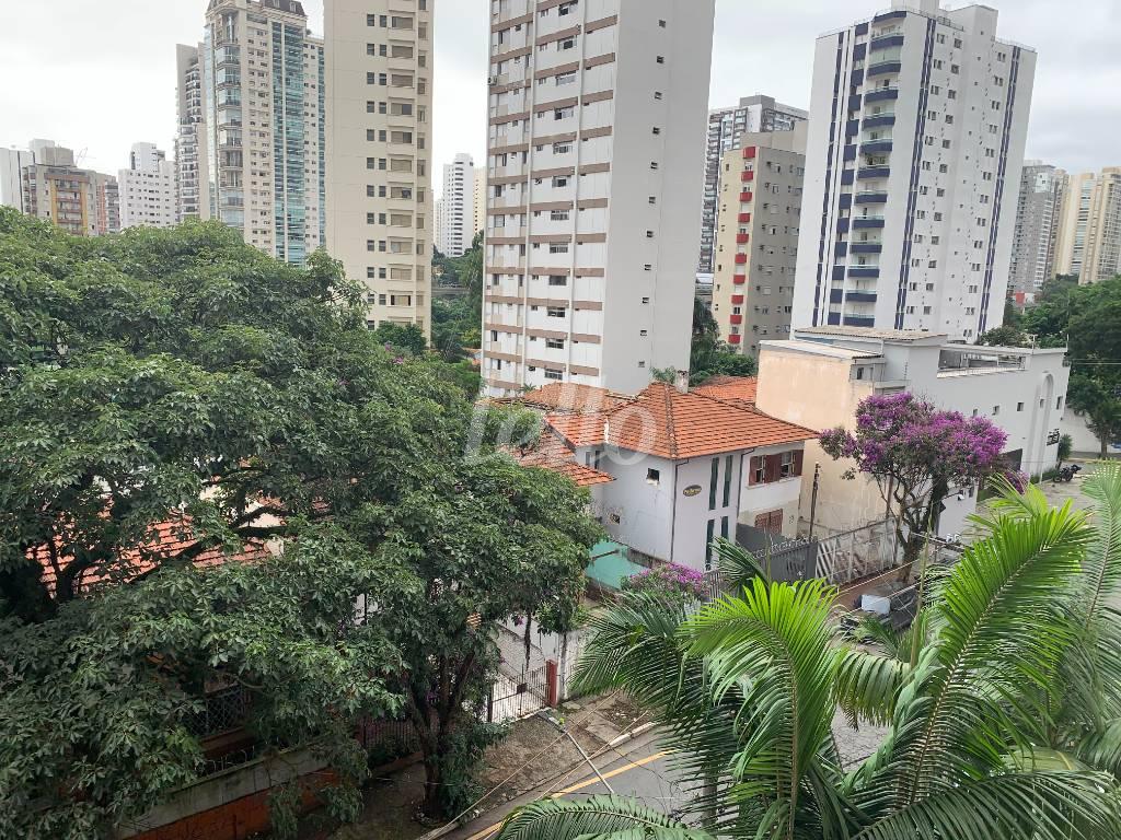 VISTA de Apartamento à venda, Padrão com 134 m², 4 quartos e 2 vagas em Campo Belo - São Paulo