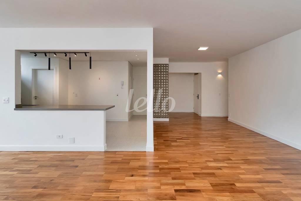 SALA de Apartamento à venda, Padrão com 176 m², 3 quartos e 1 vaga em Santa Cecília - São Paulo