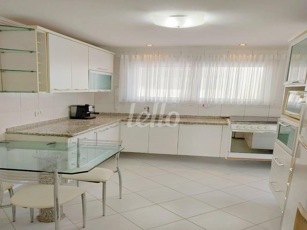 COZINHA de Apartamento à venda, cobertura - Padrão com 230 m², 3 quartos e 2 vagas em Brooklin Novo - São Paulo