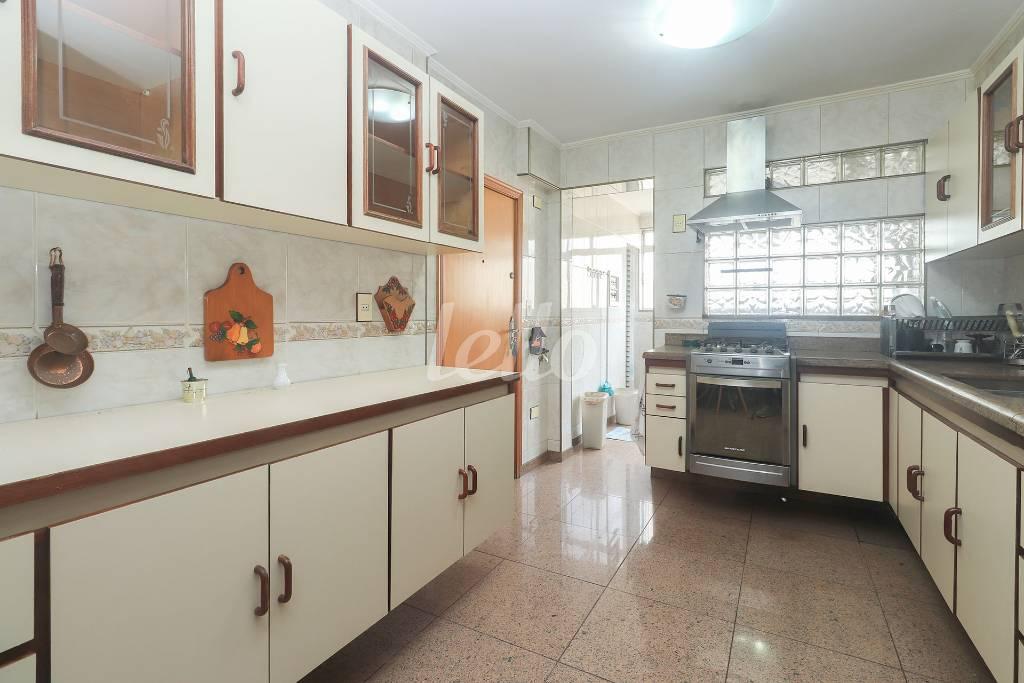 COZINHA de Apartamento para alugar, Padrão com 140 m², 3 quartos e 2 vagas em Paraíso - São Paulo