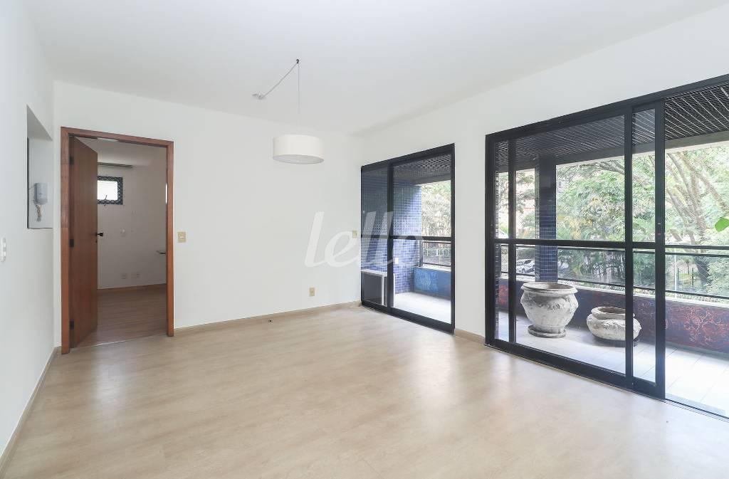SALA de Apartamento para alugar, Padrão com 65 m², 1 quarto e 1 vaga em Bela Vista - São Paulo