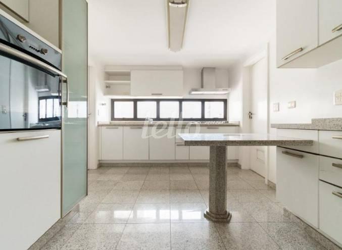 COZINHA de Apartamento para alugar, Duplex com 343 m², 4 quartos e 4 vagas em Sumaré - São Paulo