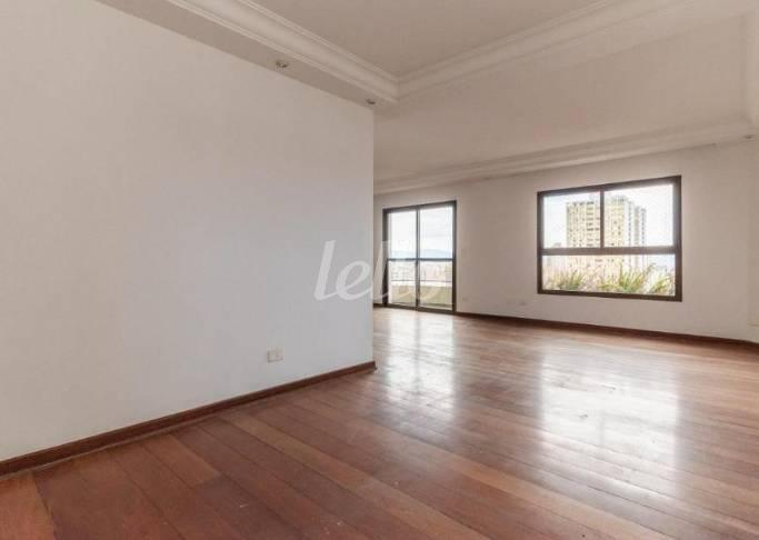 SALA de Apartamento para alugar, Duplex com 343 m², 4 quartos e 4 vagas em Sumaré - São Paulo