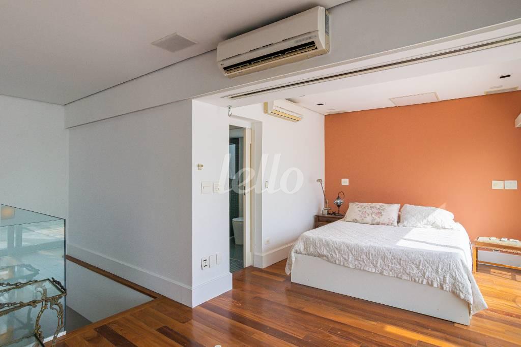 SUITE de Apartamento para alugar, Duplex com 115 m², 1 quarto e 2 vagas em Sumarezinho - São Paulo