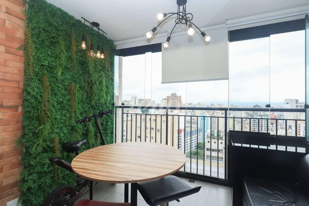 SALA de Apartamento para alugar, Padrão com 24 m², 1 quarto e em Consolação - São Paulo