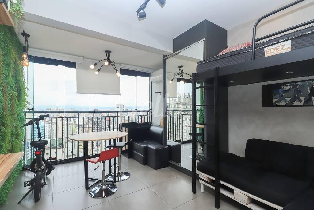 SALA de Apartamento para alugar, Padrão com 24 m², 1 quarto e em Consolação - São Paulo
