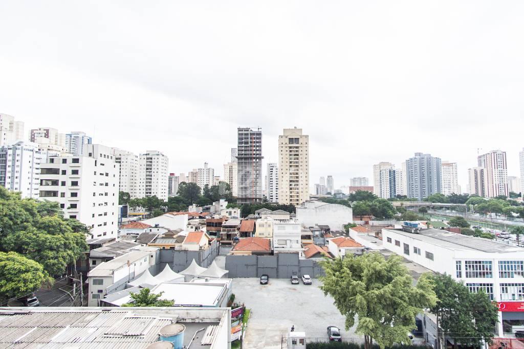 SACADA de Apartamento para alugar, Padrão com 45 m², 1 quarto e 1 vaga em Vila Gomes Cardim - São Paulo