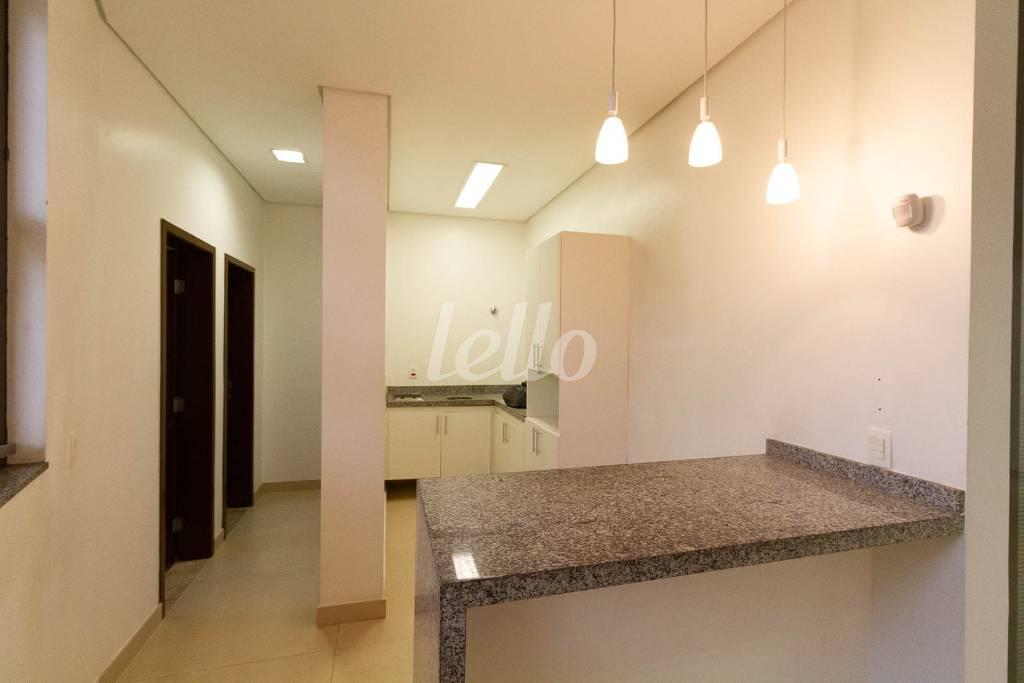 COZINHA de Prédio Comercial para alugar, Monousuário com 320 m², e 10 vagas em Vila Liviero - São Paulo