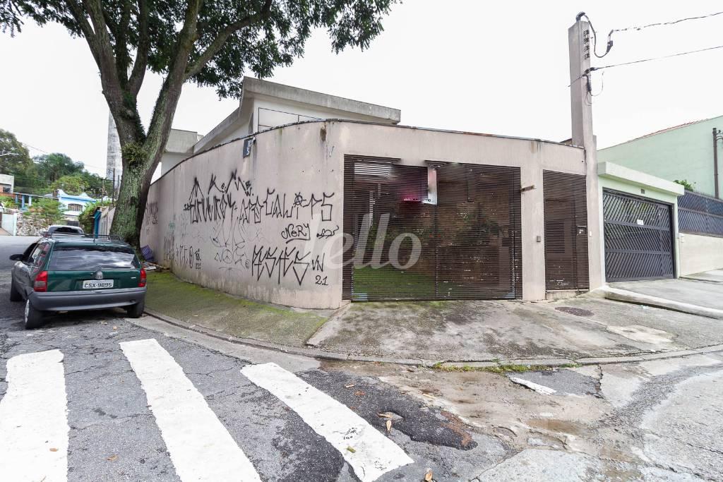 FACHADA de Prédio Comercial para alugar, Monousuário com 320 m², e 10 vagas em Vila Liviero - São Paulo