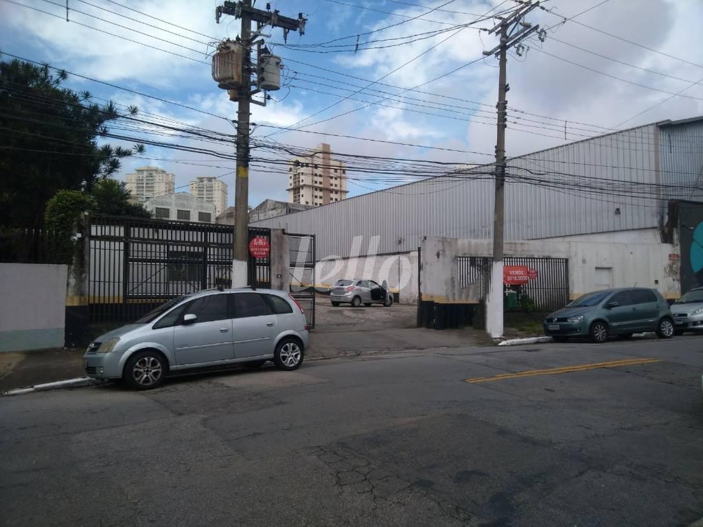 FRENTE de Área / Terreno à venda, Padrão com 1084 m², e em Mooca - São Paulo