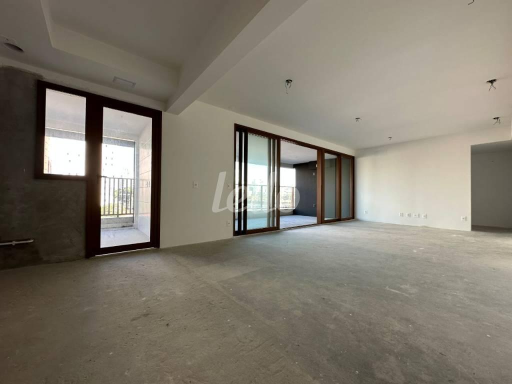 SALA de Apartamento à venda, Padrão com 110 m², 2 quartos e 2 vagas em Brooklin Novo - São Paulo