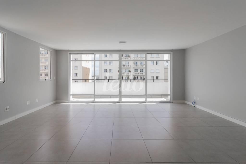 SALA 2 AMBIENTES de Apartamento para alugar, cobertura - Padrão com 180 m², 3 quartos e 1 vaga em Paraíso - São Paulo