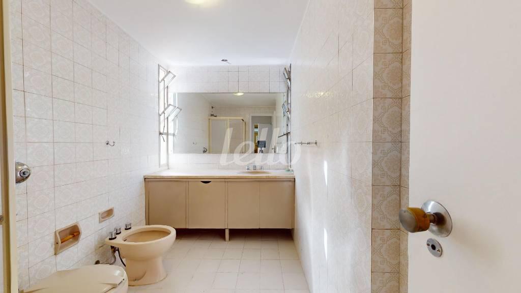 BANHEIRO de Apartamento à venda, Padrão com 147 m², 3 quartos e 2 vagas em Paraíso - São Paulo