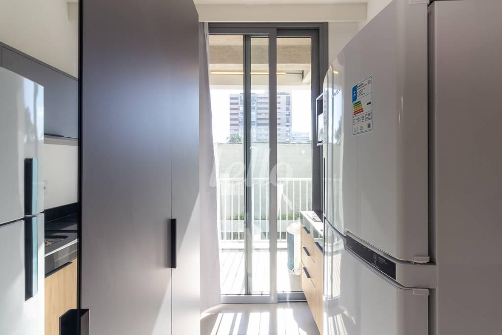 COZINHA de Apartamento para alugar, Padrão com 21 m², 1 quarto e em Indianópolis - São Paulo