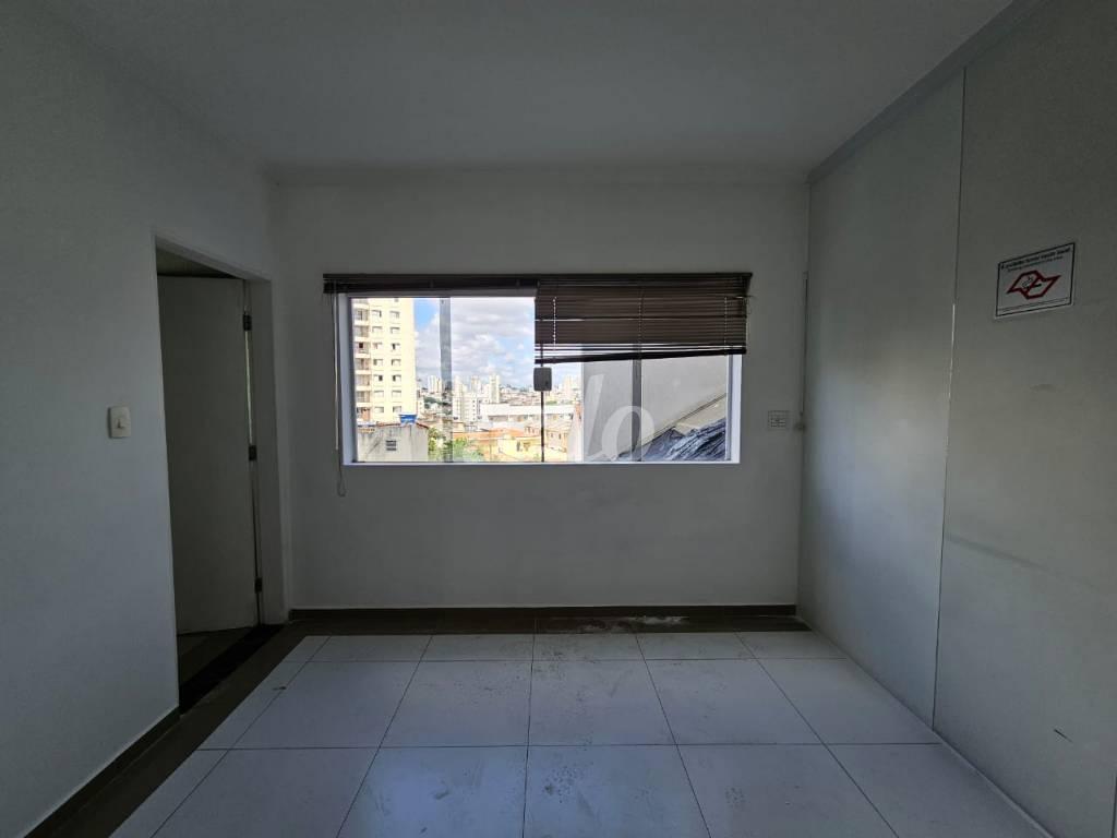 COPA de Prédio Comercial para alugar, Monousuário com 1160 m², e 25 vagas em Chácara Seis de Outubro - São Paulo