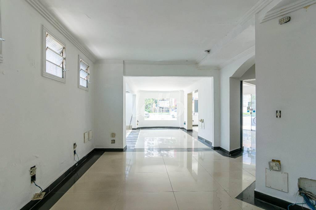 SALAO de Casa para alugar, sobrado com 212 m², e 5 vagas em Mooca - São Paulo