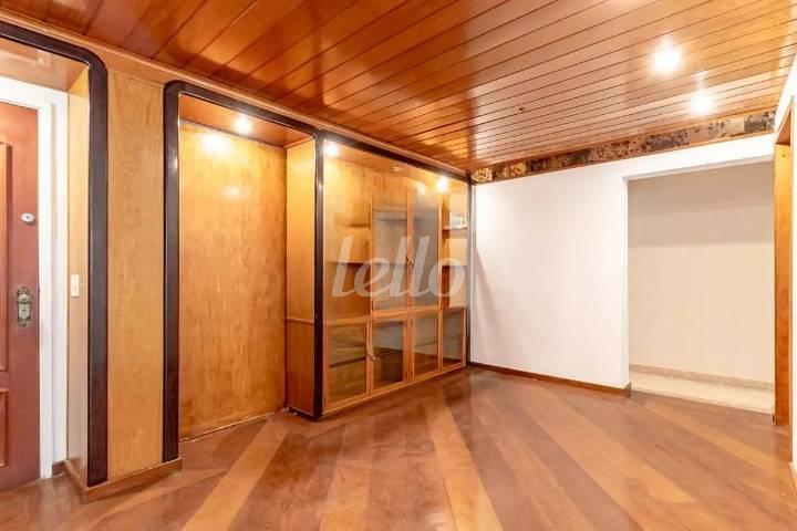 SALA de Apartamento à venda, Padrão com 120 m², 2 quartos e 1 vaga em Itaim Bibi - São Paulo
